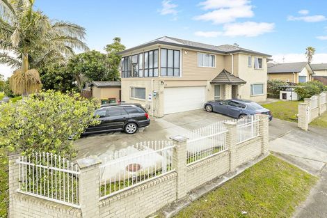 Photo of property in 2 Senator Drive, Manurewa, Auckland, 2105