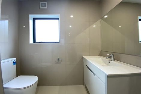 Photo of property in 16b Cardiff Road, Pakuranga, Auckland, 2010