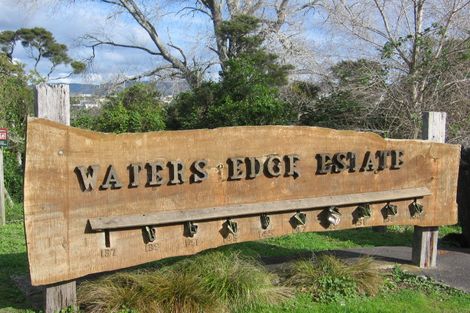 Photo of property in 143 Matipo Road, Te Atatu Peninsula, Auckland, 0610