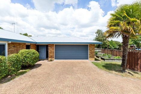 Photo of property in 22 Bouverie Crescent, Flagstaff, Hamilton, 3210