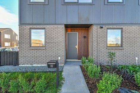 Photo of property in 102 Te Tihi Street, Wiri, 2104