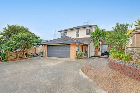 Photo of property in 26 Black Teal Close, Unsworth Heights, Auckland, 0632