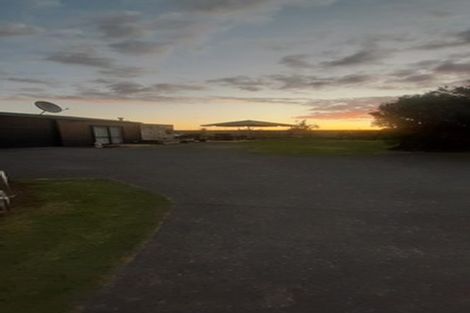 Photo of property in 992 Paerata Road, Paerata, Drury, 2676