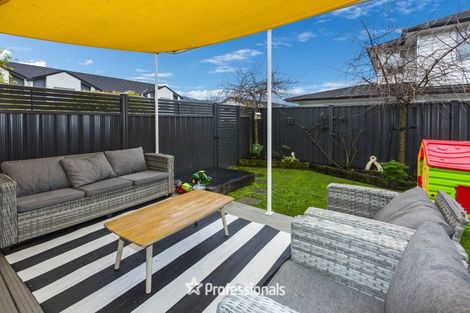 Photo of property in 1 Somerby Mews, Silverstream, Upper Hutt, 5019