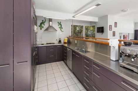 Photo of property in 3a Kaitawa Road, York Bay, Lower Hutt, 5013