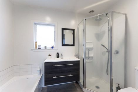 Photo of property in 9 Adrian Place, Shirley, Christchurch, 8061