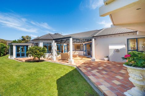 Photo of property in 2 Balmoral Drive, Terrace End, Palmerston North, 4410