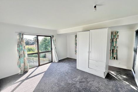 Photo of property in 2/260 Sunset Road, Windsor Park, Auckland, 0632