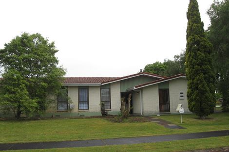 Photo of property in 1 Balgowan Terrace, Conifer Grove, Takanini, 2112