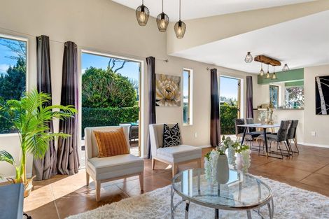 Photo of property in 6 Forest Hill Road, Henderson, Auckland, 0612