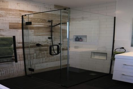 Photo of property in 22 Taikata Road, Te Atatu Peninsula, Auckland, 0610