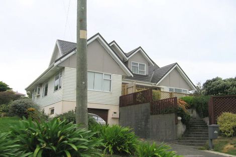 Photo of property in 38 Ranui Terrace, Tawa, Wellington, 5028