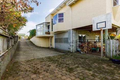Photo of property in 3a Montana Place, Merrilands, New Plymouth, 4312