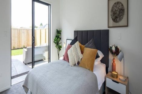 Photo of property in 15 Vogwill Road, Kumeu, 0810