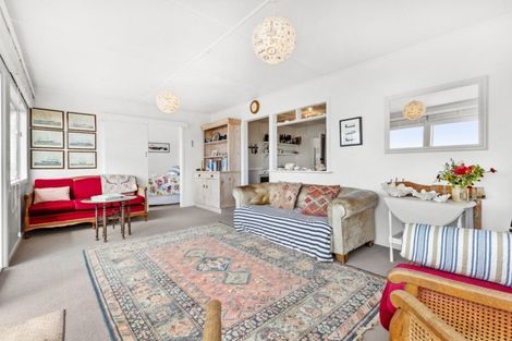 Photo of property in 15 Rose Street, Raglan, 3225