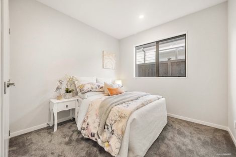 Photo of property in 31 Matahae Crescent, Wainui, 0932