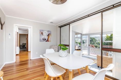 Photo of property in 102 Helston Road, Paparangi, Wellington, 6037