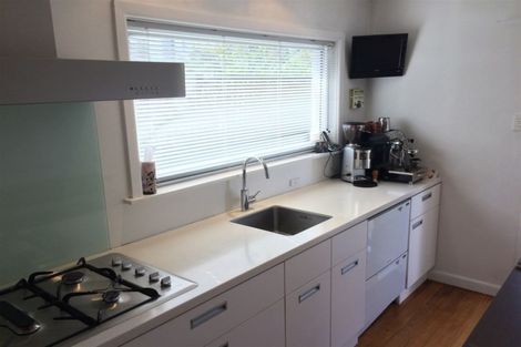 Photo of property in 48 Aikmans Road, Merivale, Christchurch, 8014