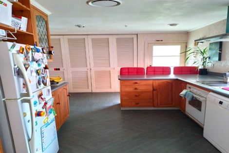 Photo of property in 17 California Drive, Totara Park, Upper Hutt, 5018