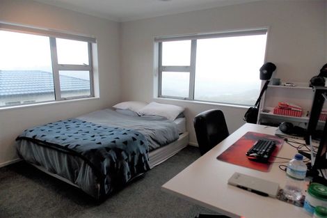 Photo of property in 35 Havana Rise, Grenada Village, Wellington, 6037