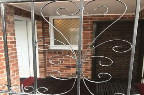 Photo of property in 8 Staveley Avenue, Mount Roskill, Auckland, 1041