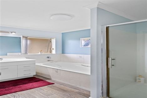 Photo of property in 4 Duckworth Road, Papakura, 2110