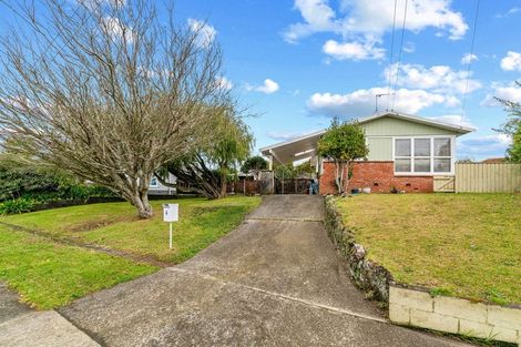 Photo of property in 4 Clendon Place, Manurewa, Auckland, 2102
