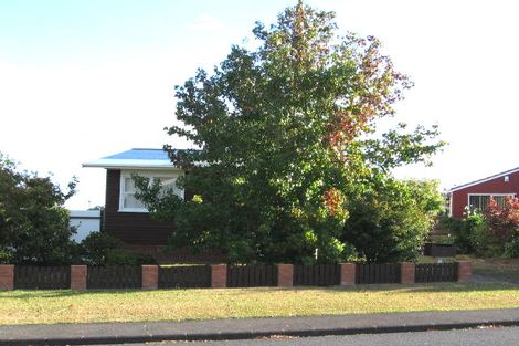 Photo of property in 106 Lantana Road, Green Bay, Auckland, 0604