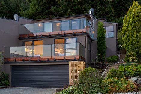 Photo of property in 6b Scott Place, Fernhill, Queenstown, 9300
