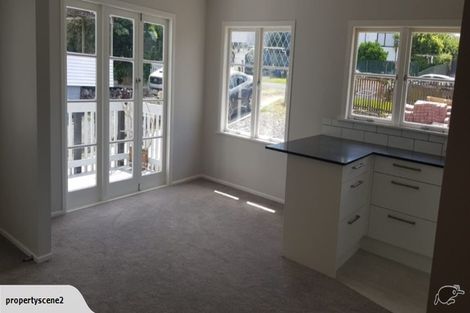 Photo of property in 40 Abbotleigh Avenue, Te Atatu Peninsula, Auckland, 0610