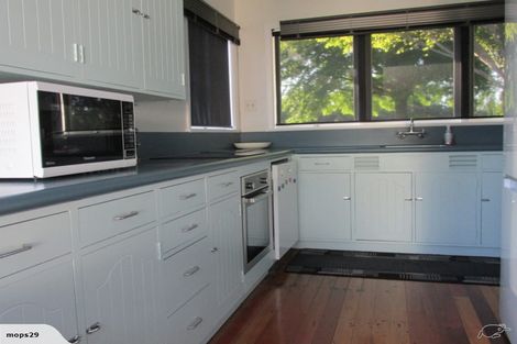 Photo of property in 908 Sylvan Road, Mayfair, Hastings, 4122