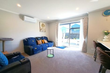 Photo of property in 28 Kauri Amber Road, Westgate, Auckland, 0614
