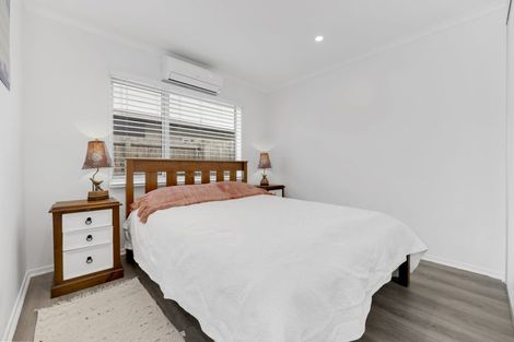 Photo of property in 21 Whareatua Avenue, Takanini, 2112