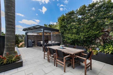 Photo of property in 21 Sartors Avenue, Northcross, Auckland, 0630