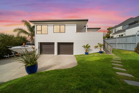 Photo of property in 15 Sea View Terrace, Cockle Bay, Auckland, 2014