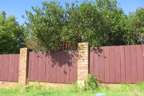 Photo of property in 2/718 East Coast Road, Pinehill, Auckland, 0632