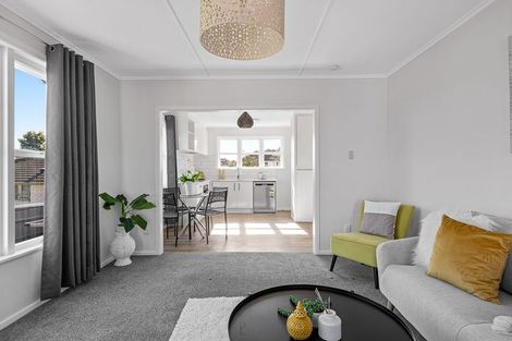 Photo of property in 65 Farquhar Road, Glendene, Auckland, 0602