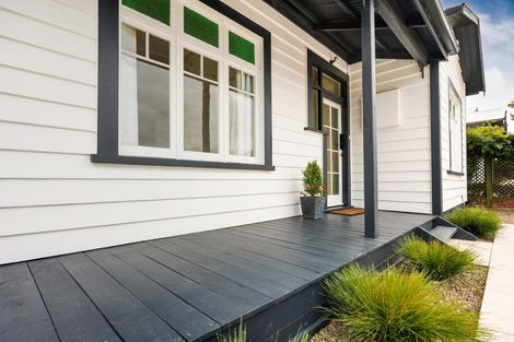 Photo of property in 17 Knowles Street, Terrace End, Palmerston North, 4410