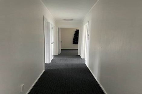 Photo of property in 24 Becker Drive, Weymouth, Auckland, 2103