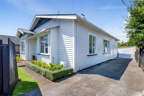 Photo of property in 3 Tukapa Street, Westown, New Plymouth, 4310