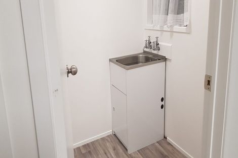 Photo of property in 5 Tangelo Place, Bucklands Beach, Auckland, 2012