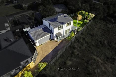 Photo of property in 2/3 Domain Road, Glenfield, Auckland, 0629