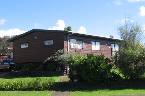 Photo of property in 26 Meadowvale Rise, Titirangi, Auckland, 0604