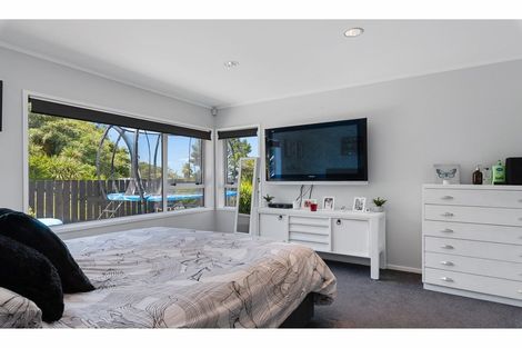 Photo of property in 2/272 Glamorgan Drive, Northcross, Auckland, 0630