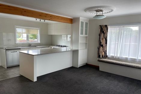 Photo of property in 41 Flanshaw Road, Te Atatu South, Auckland, 0610