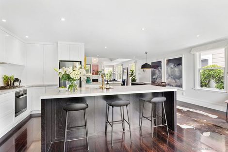 Photo of property in 18 Farm Road, Northland, Wellington, 6012