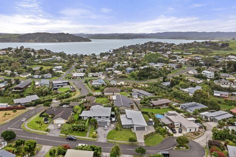 Photo of property in 6 Puka Place, Raglan, 3225