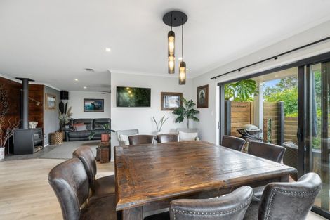 Photo of property in 102 Mark Street, Whangamata, 3620