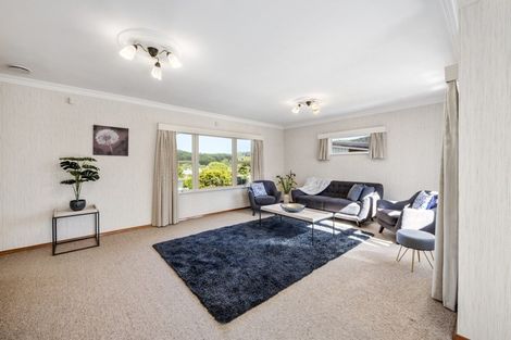 Photo of property in 33 Dowling Grove, Silverstream, Upper Hutt, 5019