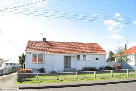 Photo of property in 11 Churchill Street, Waipukurau, 4200